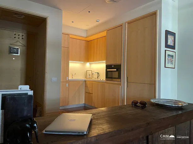 Land plot with a residential building with 8 apartments and a swimming pool in Donja Lastva